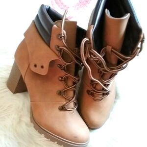 Women's size 11 tan fashion boots